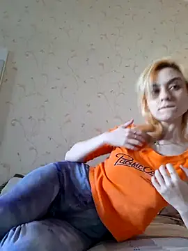 YogisticJuli666 online show from 27, 2, 2025