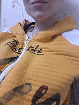 YogisticJuli666 online show from 13, 3, 2025