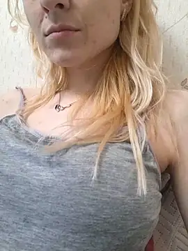 YogisticJuli666 online show from 13, 3, 2025