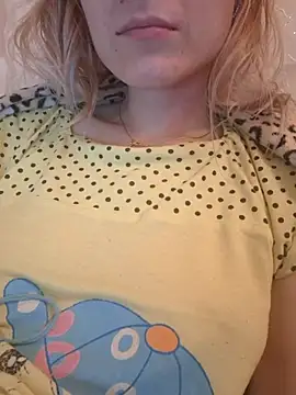 YogisticJuli666 online show from 14, 9, 2025