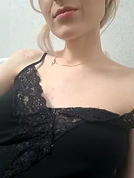 YogisticJuli666 online show from 27, 10, 2025