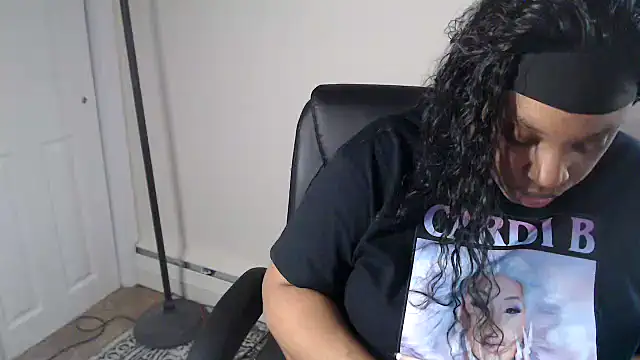 Snapshot of Sexymona1218 chatting on 5, 6, 2026 Sexymona1218 online show from 5, 6, 2026