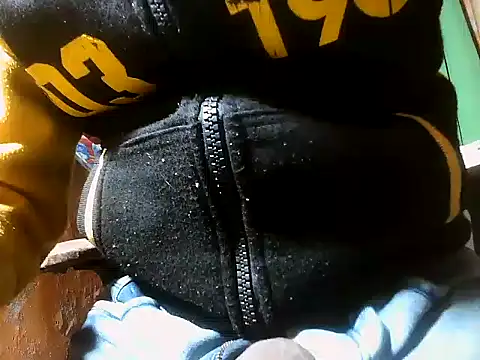 Snapshot of desiboy1101 chatting on 30, 12, 2024 desiboy1101 online show from 30, 12, 2024