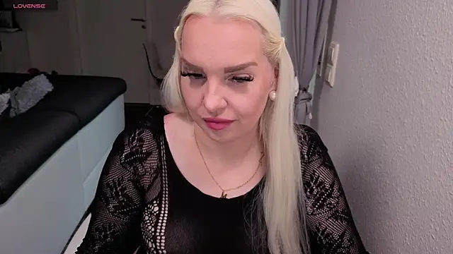 MIA-XXX online show from 9, 6, 2026