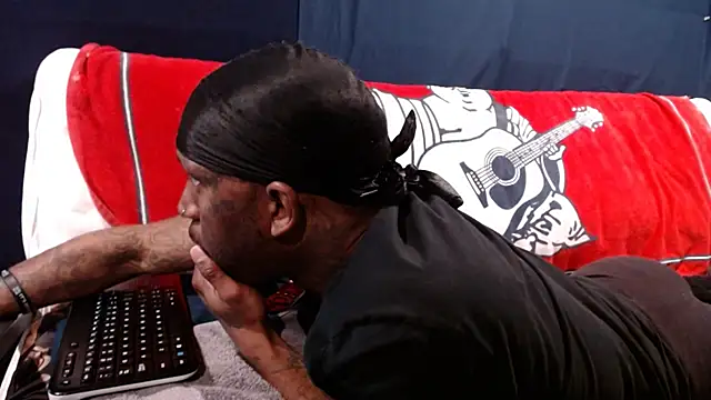 iBreakHeartz online show from 20, 12, 2024