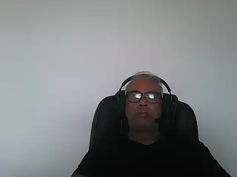 Snapshot of MorenoBrazil69 chatting on 24, 10, 2025 MorenoBrazil69 online show from 24, 10, 2025