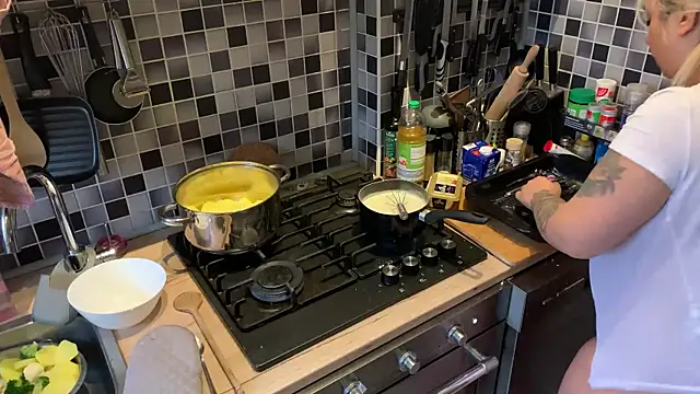 Monageil online show from 2, 2, 2025