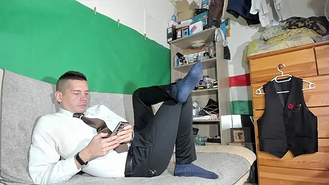 viraglaci18xh online show from 5, 11, 2025