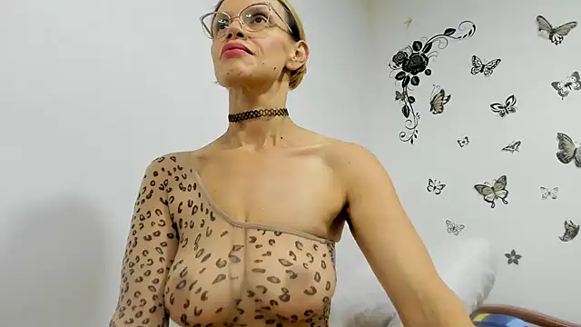 Snapshot of jennifersmit1 chatting on 10, 7, 2026 jennifersmit1 online show from 10, 7, 2026