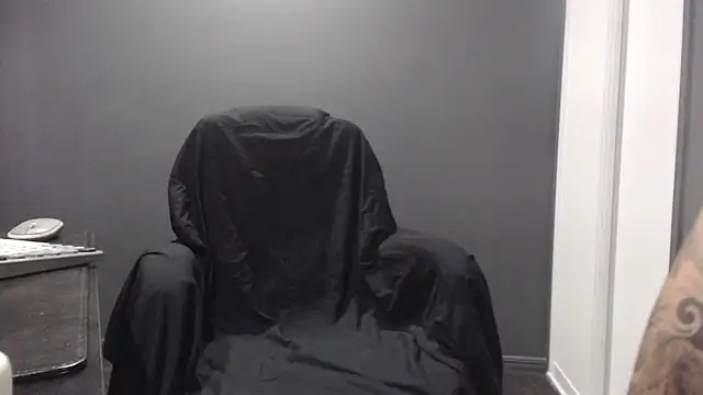 Snapshot of poisonivyx chatting on 1, 10, 2025 poisonivyx online show from 1, 10, 2025