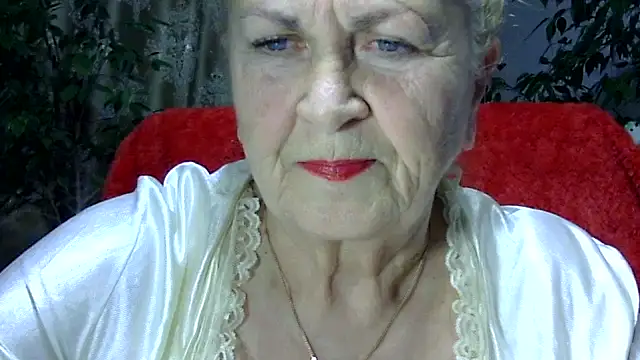 Emma52610 online show from 5, 2, 2025