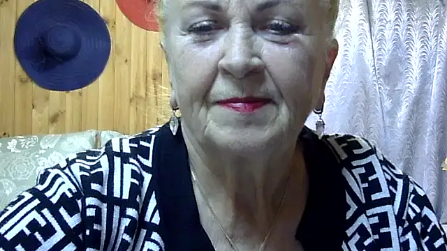 Emma52610 online show from 13, 10, 2025