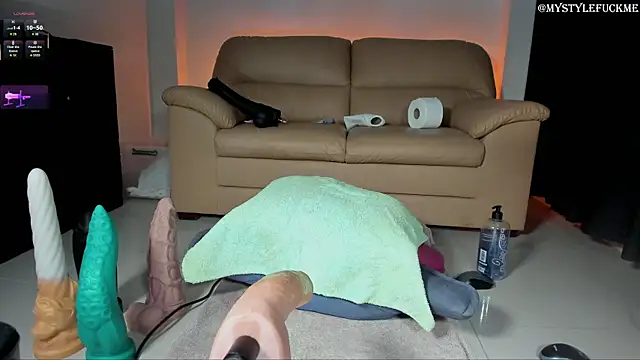 Th3Qu33n0fBigg3st online show from 26, 11, 2025