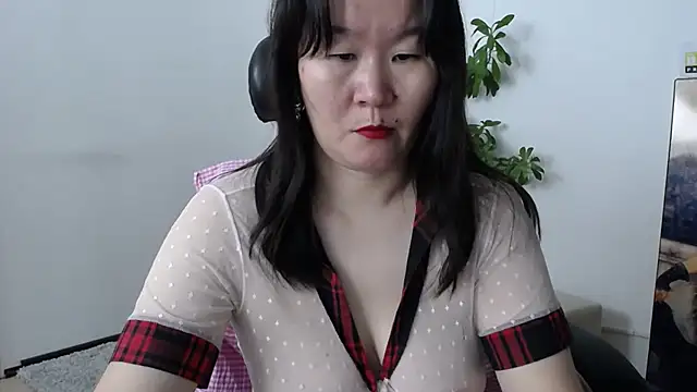 Snapshot of Akira_xx chatting on 9, 10, 2025 Akira xx online show from 9, 10, 2025