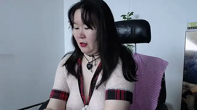 Akira xx online show from 3, 11, 2025