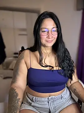 DannaaMeliza online show from 4, 3, 2025