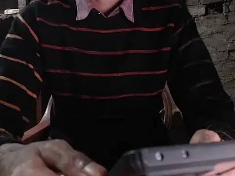 Snapshot of ThethunderPo chatting on 17, 12, 2024 ThethunderPo online show from 17, 12, 2024