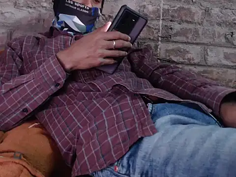 Snapshot of ThethunderPo chatting on 14, 1, 2025 ThethunderPo online show from 14, 1, 2025