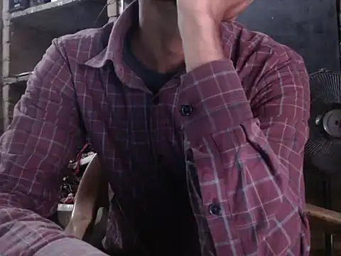 Snapshot of ThethunderPo chatting on 21, 2, 2025 ThethunderPo online show from 21, 2, 2025