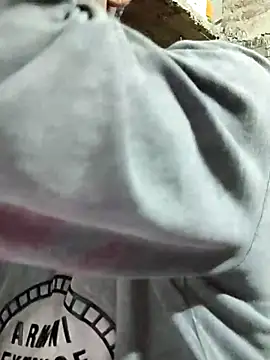 Snapshot of ThethunderPo chatting on 16, 9, 2025 ThethunderPo online show from 16, 9, 2025