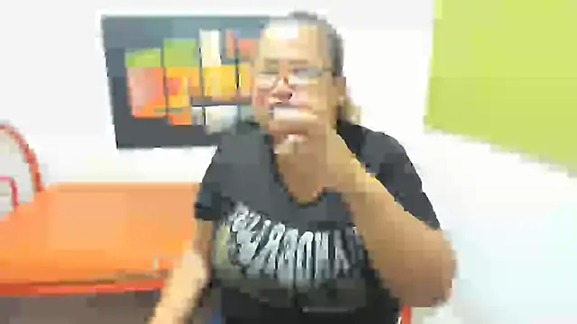 Snapshot of beckyummys chatting on 7, 3, 2025 beckyummys online show from 7, 3, 2025