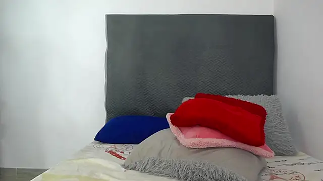 Snapshot of LoraineBigCockTs chatting on 5, 3, 2025 LoraineBigCockTs online show from 5, 3, 2025