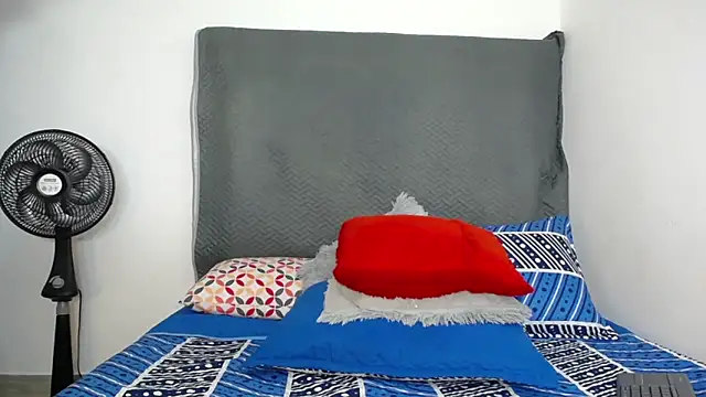 Snapshot of LoraineBigCockTs chatting on 18, 3, 2025 LoraineBigCockTs online show from 18, 3, 2025