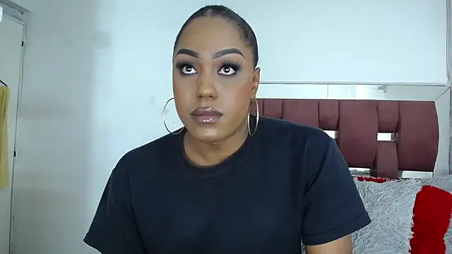 Snapshot of LoraineBigCockTs chatting on 21, 11, 2025 LoraineBigCockTs online show from 21, 11, 2025