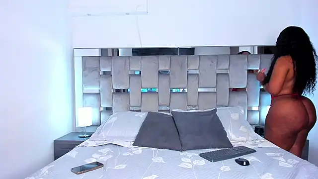 Snapshot of Cammiila chatting on 14, 2, 2025 Cammiila online show from 14, 2, 2025