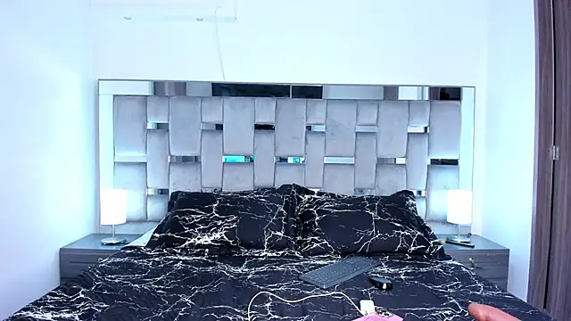 Snapshot of Cammiila chatting on 6, 3, 2025 Cammiila online show from 6, 3, 2025