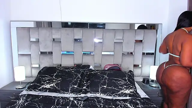 Snapshot of Cammiila chatting on 19, 9, 2025 Cammiila online show from 19, 9, 2025