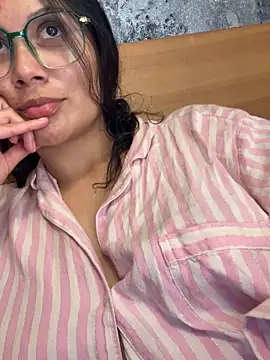 kinky milaxh online show from 12, 2, 2026