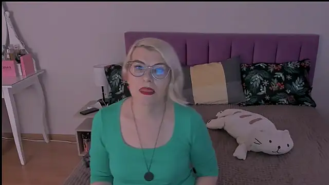 sabrinamacmarren online show from 2, 2, 2025