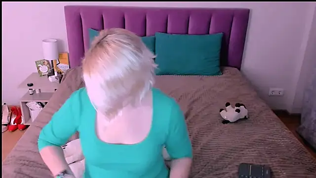 sabrinamacmarren online show from 11, 11, 2025