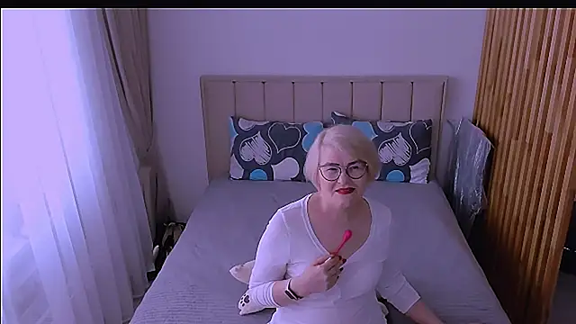 sabrinamacmarren online show from 12, 4, 2026