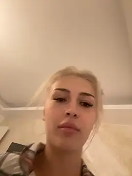 Snapshot of lissababe1 chatting on 3, 11, 2025 lissababe1 online show from 3, 11, 2025