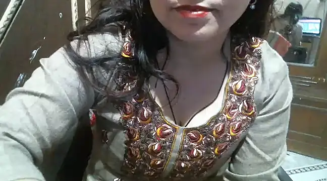 Snapshot of UrsMansi chatting on 24, 2, 2025 UrsMansi online show from 24, 2, 2025