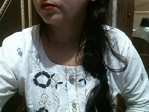 Snapshot of UrsMansi chatting on 11, 11, 2025 UrsMansi online show from 11, 11, 2025