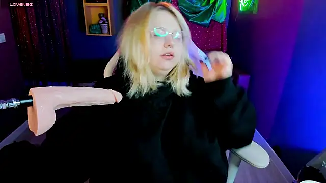 Yoki Shizuko online show from 12, 1, 2026