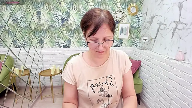 Paris Cherry online show from 19, 1, 2025