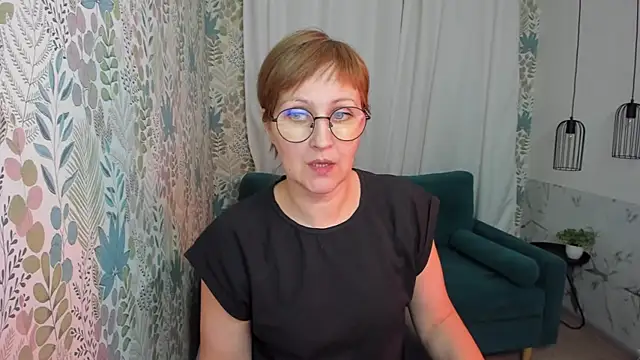 Paris Cherry online show from 20, 2, 2025