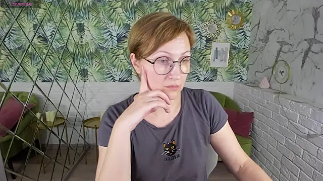 Paris Cherry online show from 8, 3, 2025