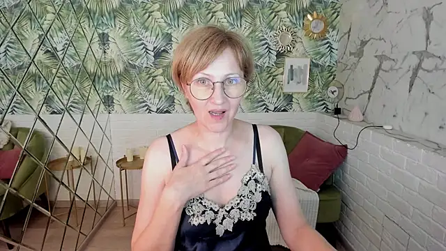 Snapshot of Paris_Cherry chatting on 19, 6, 2026 Paris Cherry online show from 19, 6, 2026