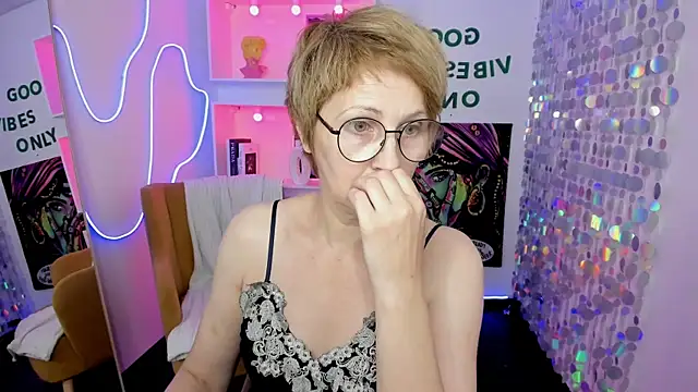 Snapshot of Paris_Cherry chatting on 29, 7, 2026 Paris Cherry online show from 29, 7, 2026