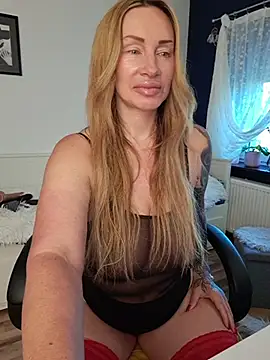Snapshot of missjenn_x chatting on 20, 5, 2026 missjenn x online show from 20, 5, 2026