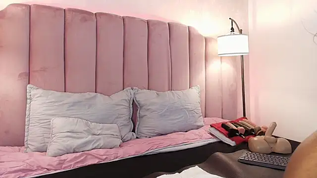 HallyBans online show from 2, 3, 2025