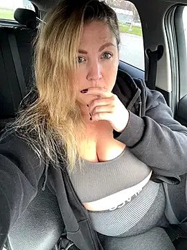 Snapshot of Anna_Alexa chatting on 1, 11, 2025 Anna Alexa online show from 1, 11, 2025