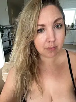 Snapshot of Anna_Alexa chatting on 5, 11, 2025 Anna Alexa online show from 5, 11, 2025