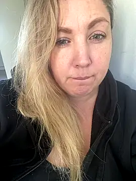 Snapshot of Anna_Alexa chatting on 17, 11, 2025 Anna Alexa online show from 17, 11, 2025