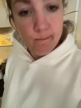 Snapshot of Anna_Alexa chatting on 28, 11, 2025 Anna Alexa online show from 28, 11, 2025